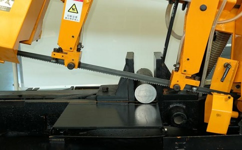 沔城回族镇数控带锯床自动送料精度会出现偏差吗？