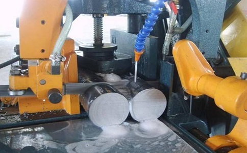 沔城回族镇卧式带锯床的送料方式有哪几种？